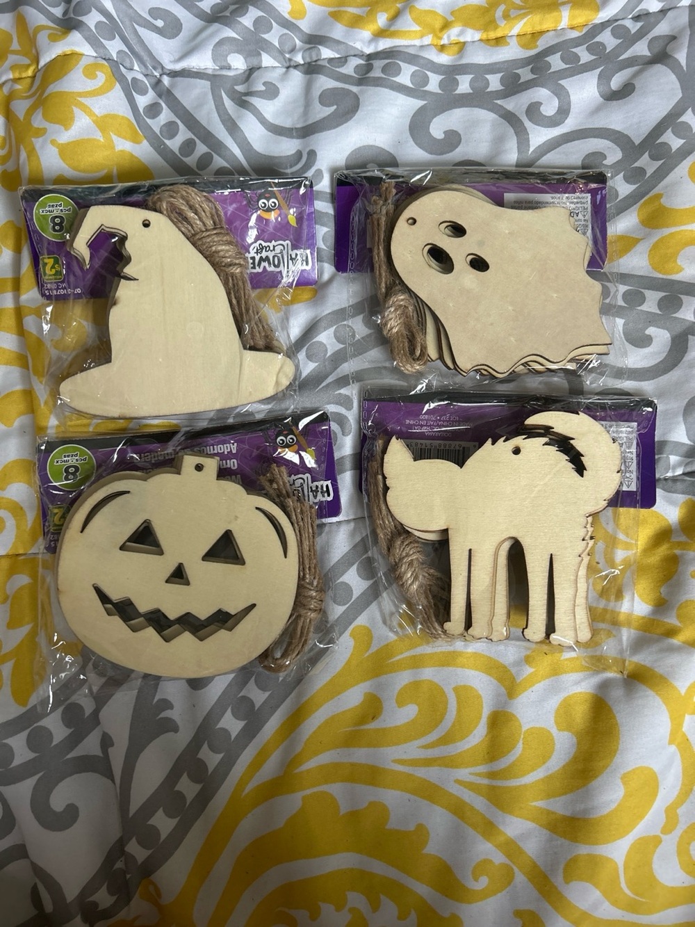 Halloween Wooden Craft Ornaments — 4 Packs (32 pcs)